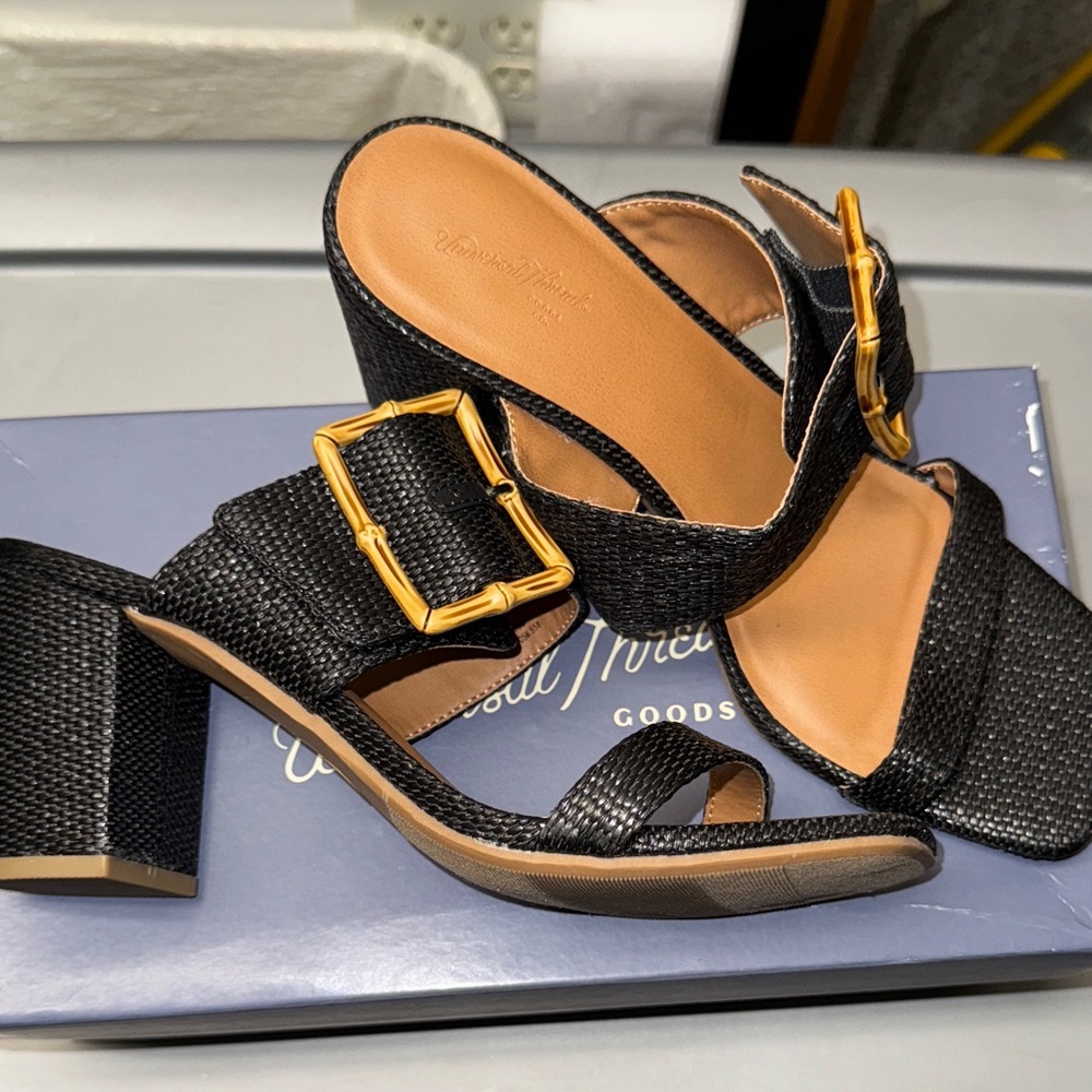 Universal Thread Black Heeled Sandals with Gold Buckle